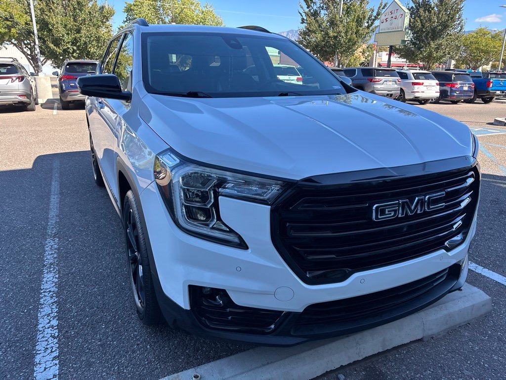 Used 2022 White GMC SLT image 7