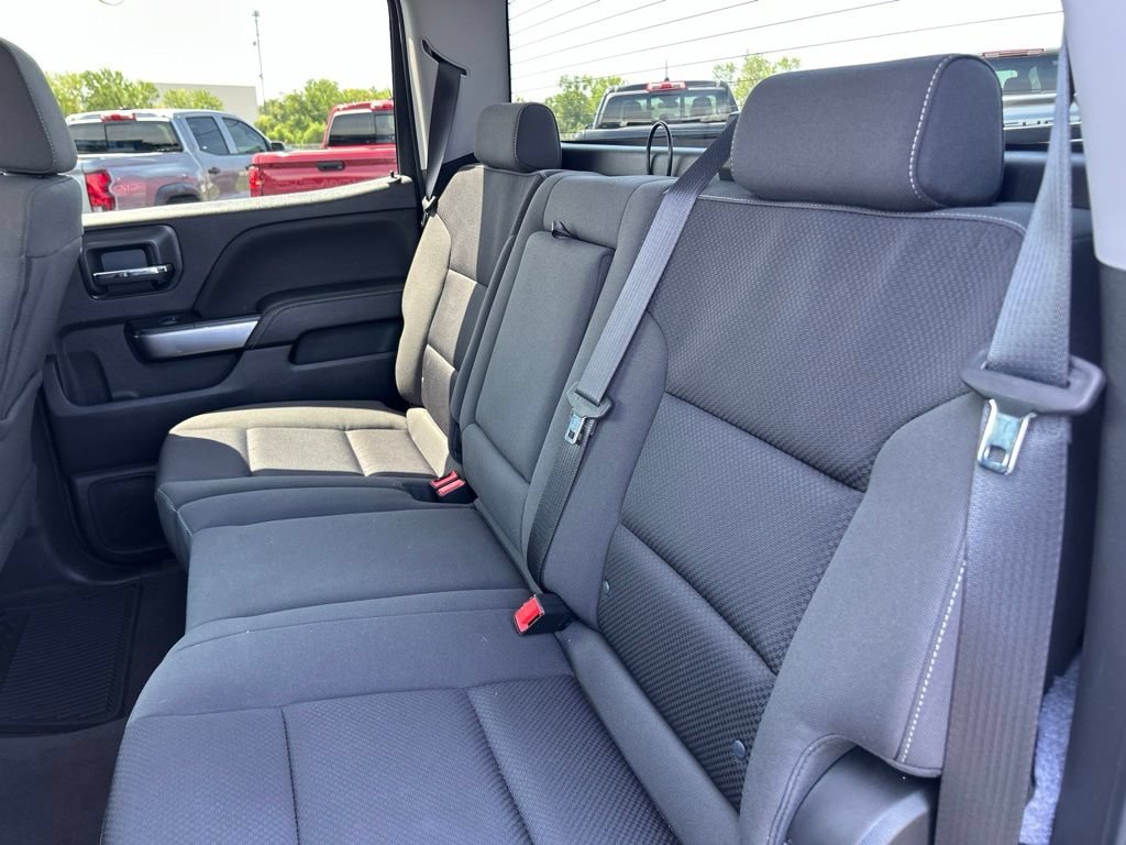 Used 2018 SUMMIT WHITE Chevrolet LT image 35