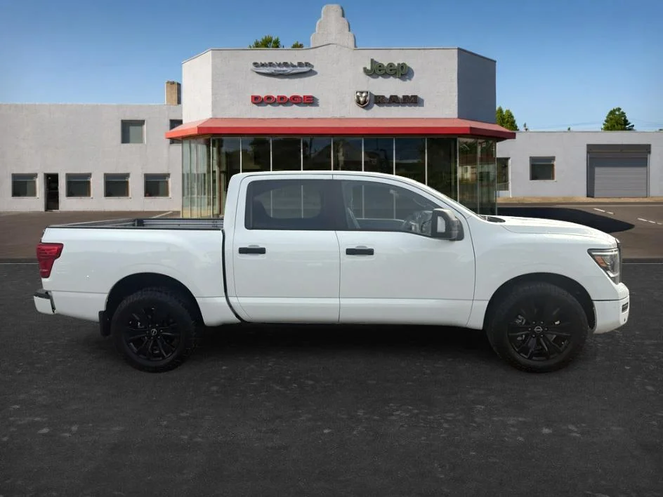Used 2023 Glacier White Nissan SV image 5