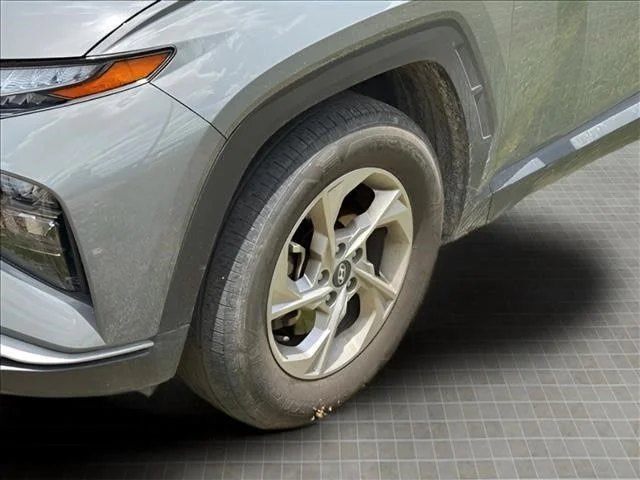 Used 2024 Gray Hyundai SEL image 5