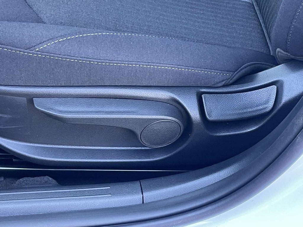 New 2026 White Hyundai SE image 16
