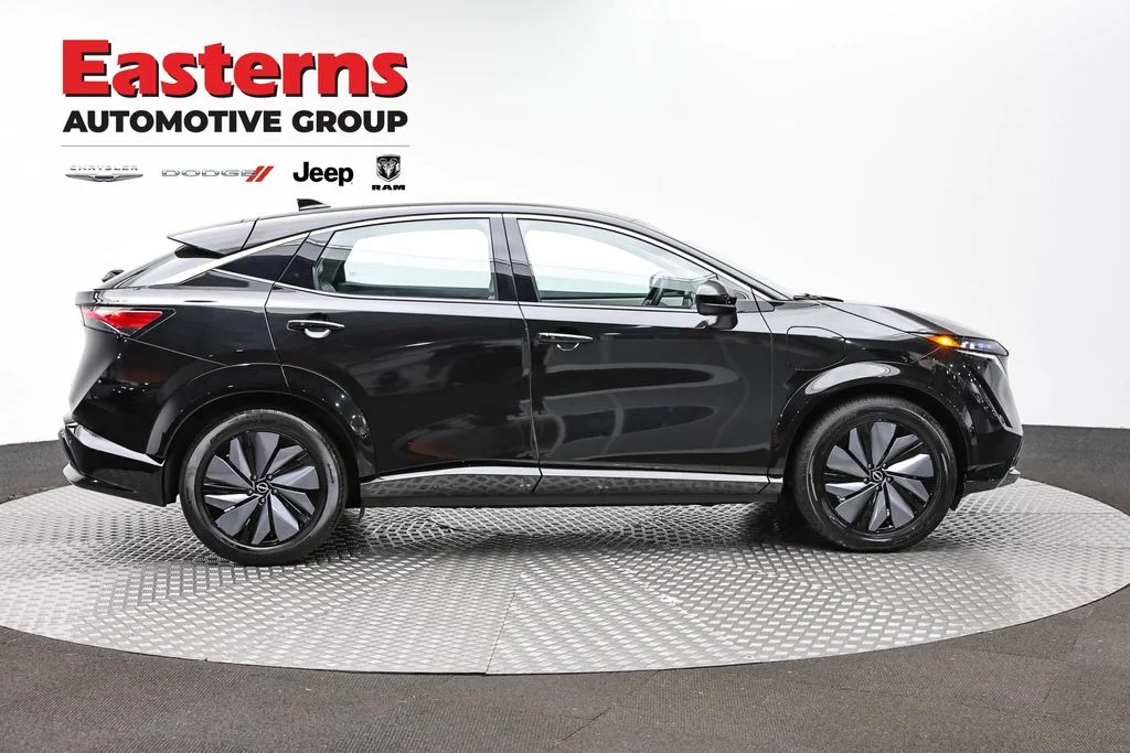 Used 2023 Black Nissan ENGAGE image 4