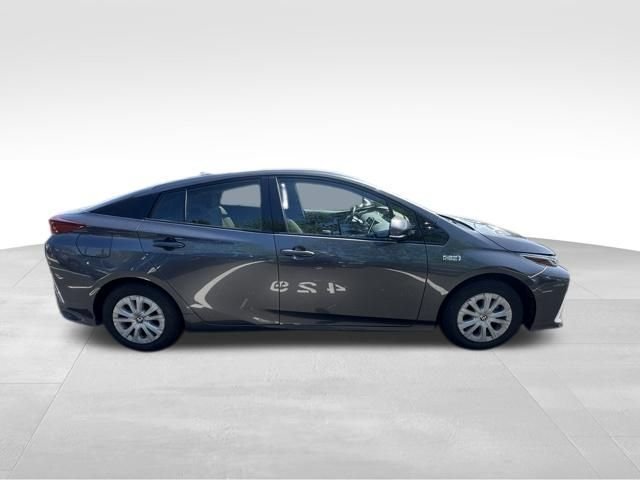 Used 2020 Gray Toyota LE image 8