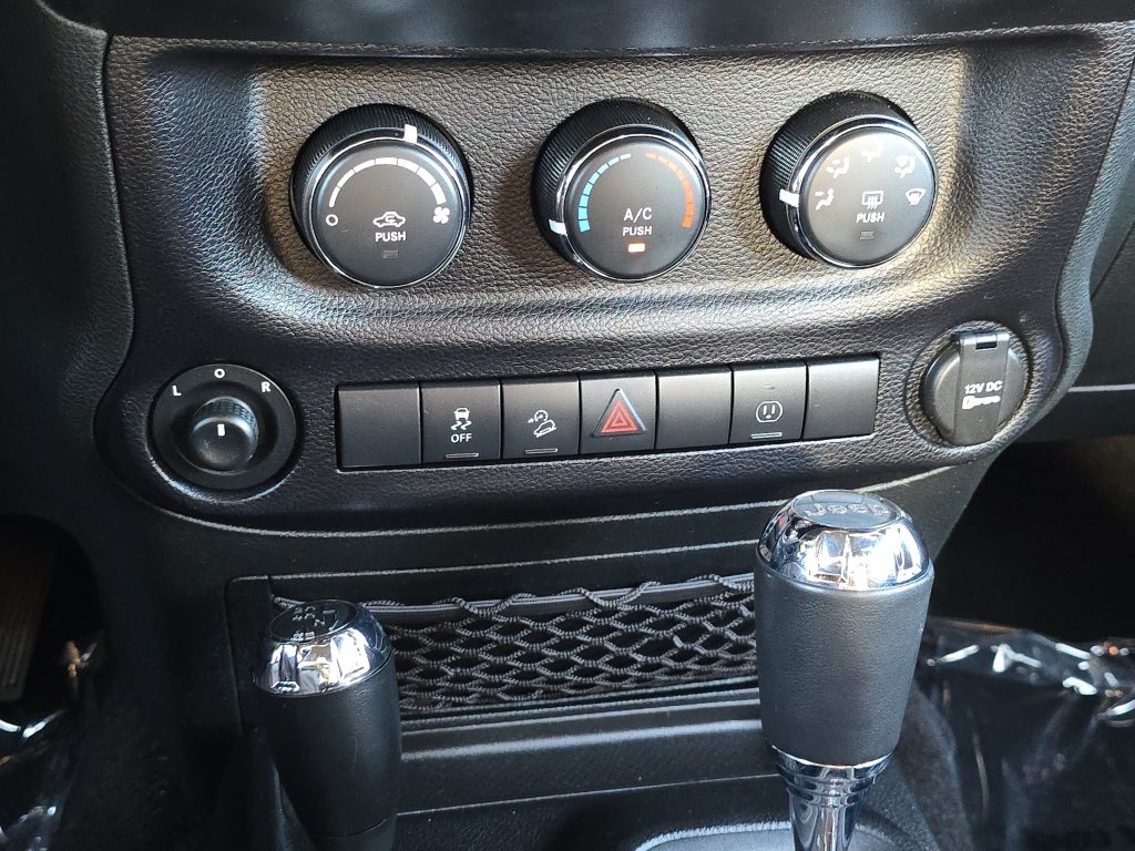 Used 2015 Black Jeep Unlimited Sahara image 30