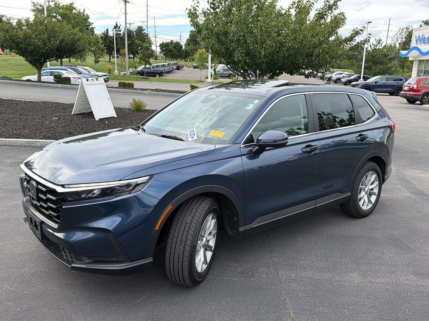 Used 2024 Canyon River Blue Metallic Honda EX-L image 3