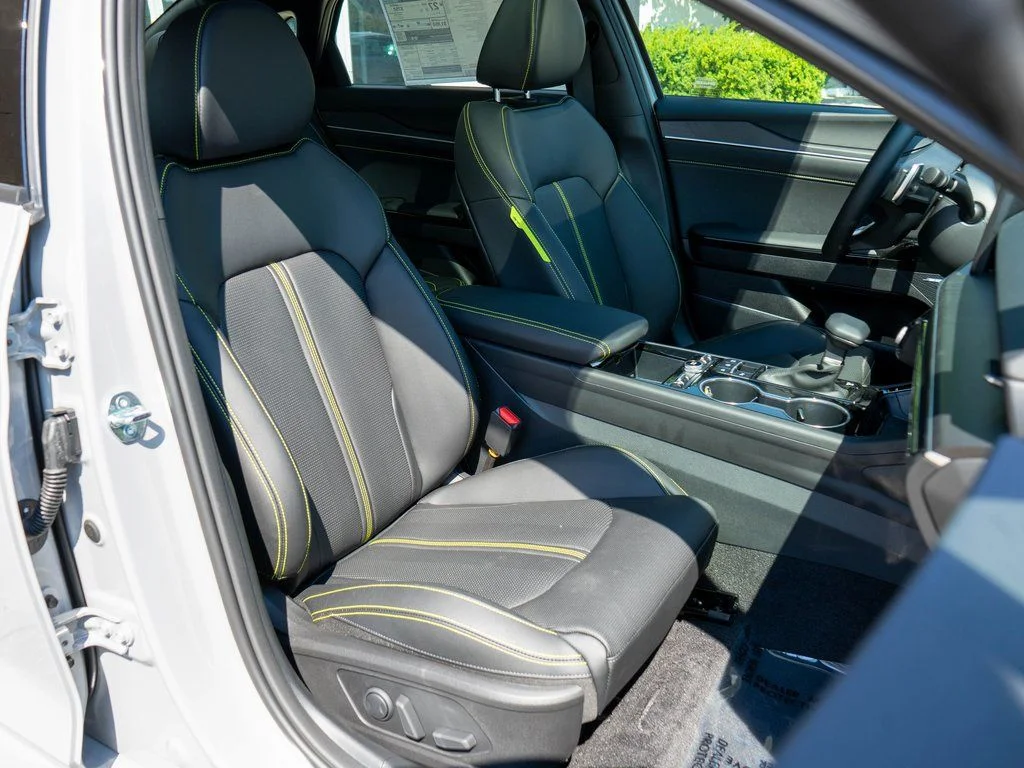 New 2026 Wolf Gray Kia GT image 9