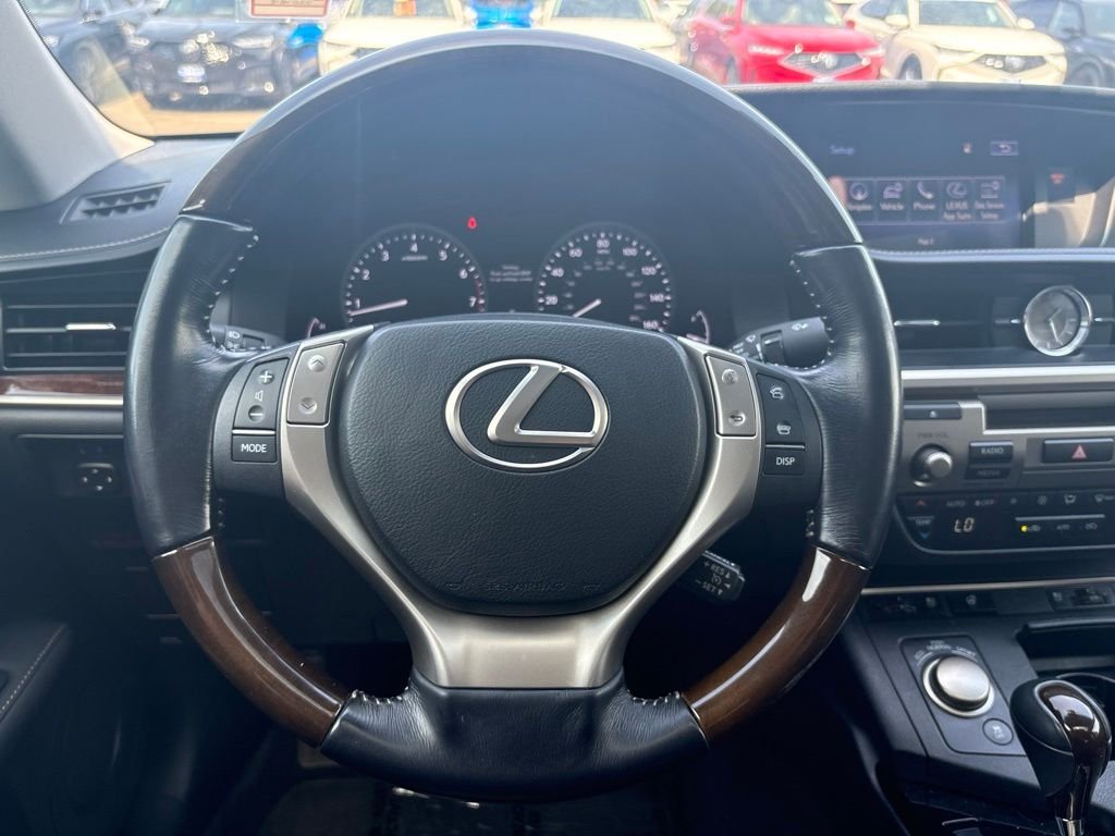 Used 2015 Silver Lexus 350 image 17