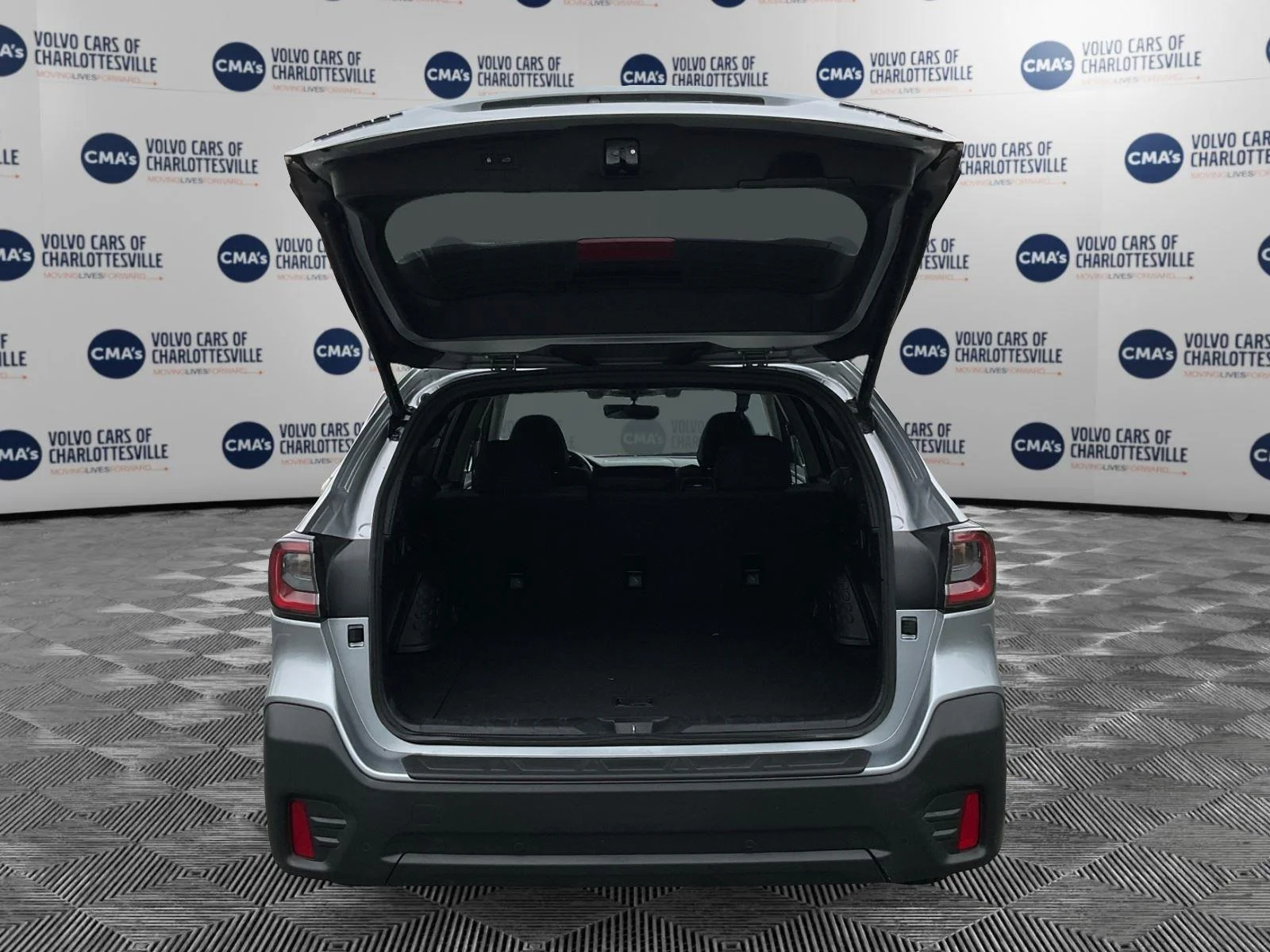 Used 2022 Ice Silver Metallic Subaru Onyx Edition XT image 11