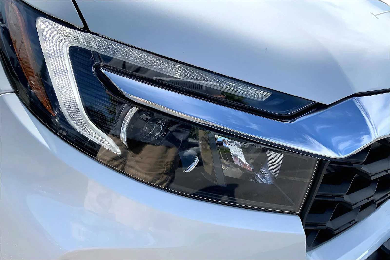 Used 2022 Platinum White Pearl Honda EX-L image 27