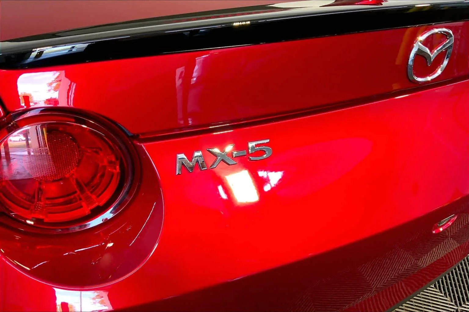Certified Used 2023 Soul Red Crystal Metallic Mazda Grand Touring image 10