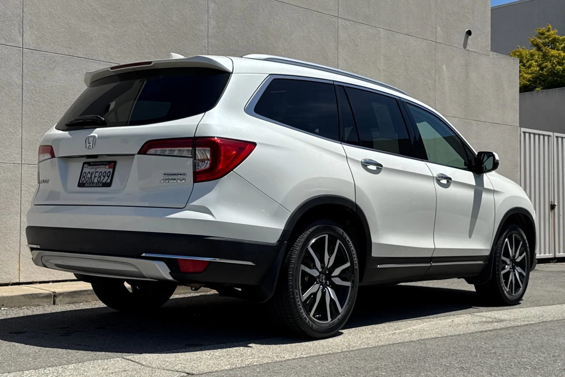 Used 2019  Honda Touring image 2
