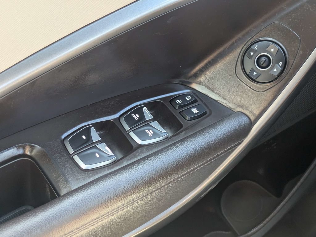 Used 2018 Gray Hyundai 2.4 image 25