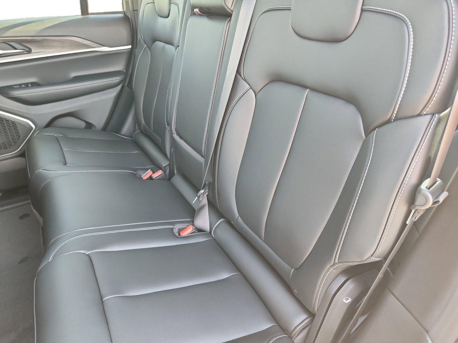 New 2026 Steel Blue Exterior Paint Jeep Limited image 23