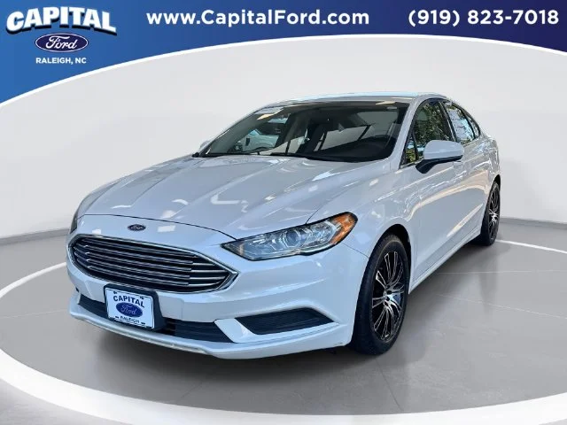 Used 2018 White Ford SE image 1