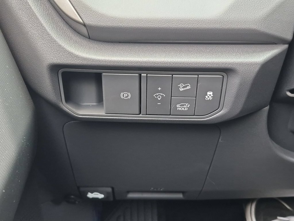 New 2027 Pale Gray Kia X-Line S image 18
