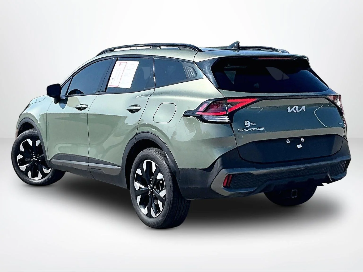 Used 2023 Green Kia X-Line image 14