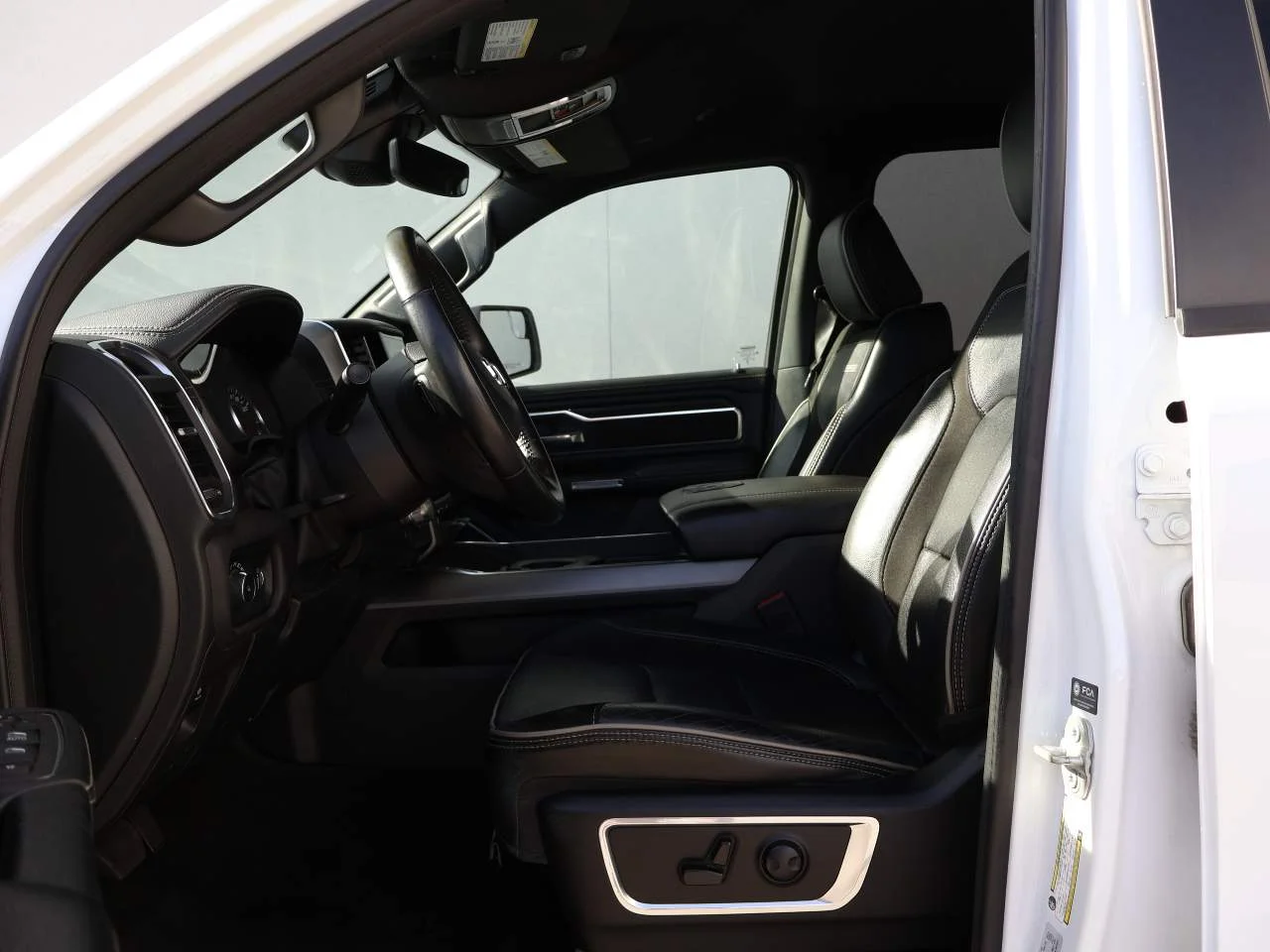 2024 RAM Ram 1500 Pickup Laramie - Photo 8