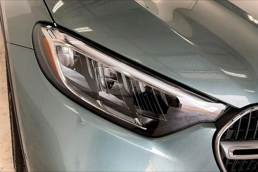 New 2026 Verde Silver Metallic Mercedes-Benz GLC 300 image 25