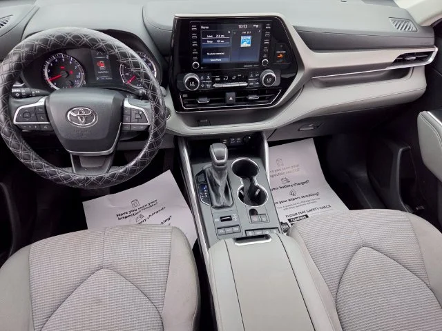 Used 2022 Black Toyota LE image 10
