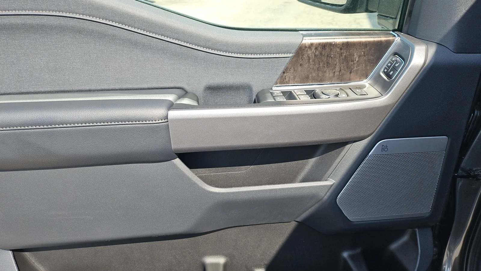 New 2026 Carbonized Gray Metallic Ford Lariat 4WD image 6