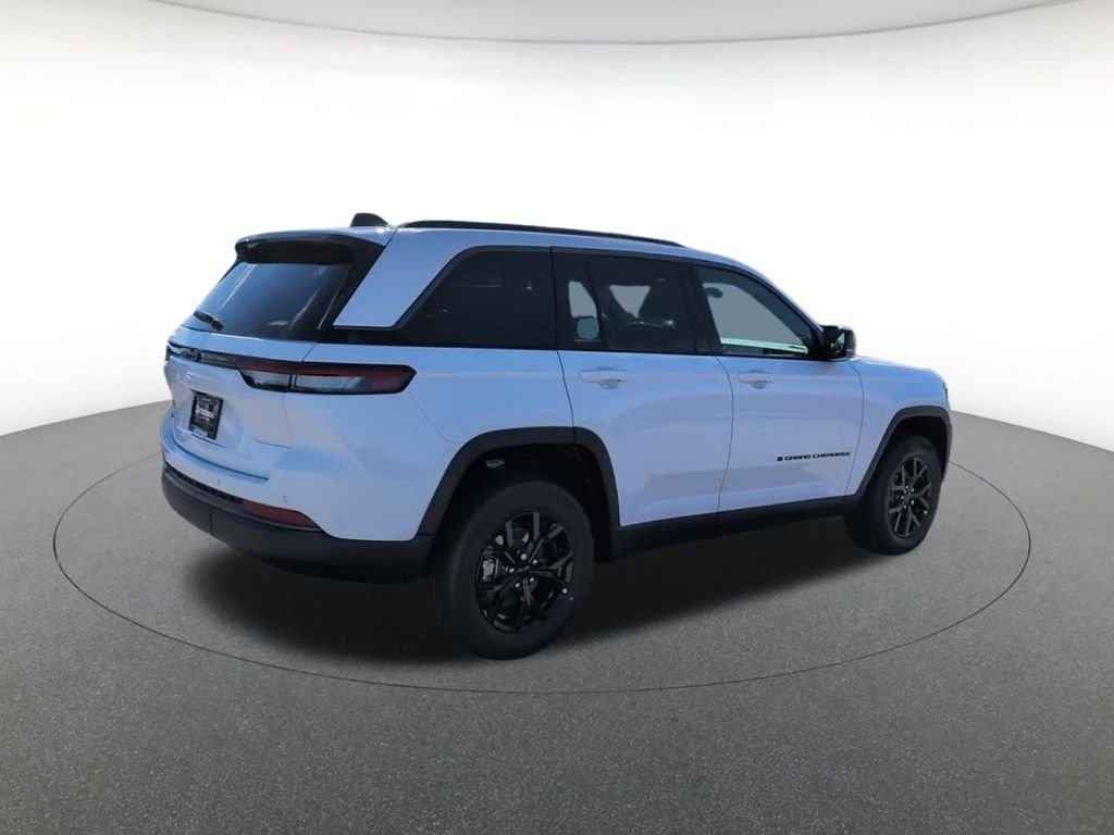 New 2026 Bright White Clear-Coat Exterior Paint Jeep Altitude image 5