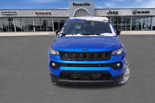 New 2026 Hydro Blue Pearl-Coat Exterior Paint Jeep Altitude image 8