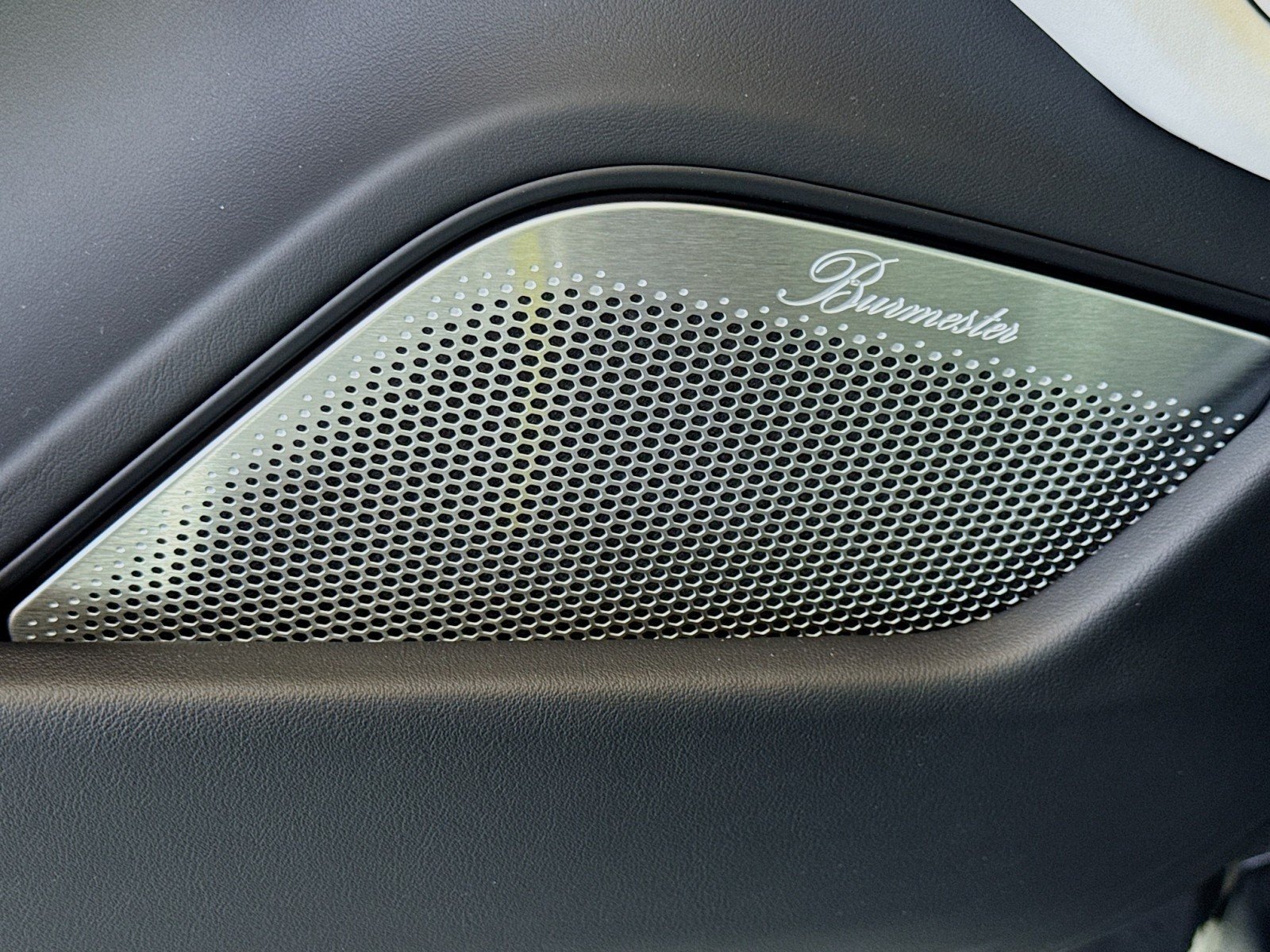 2025 Porsche Taycan S - Photo 12