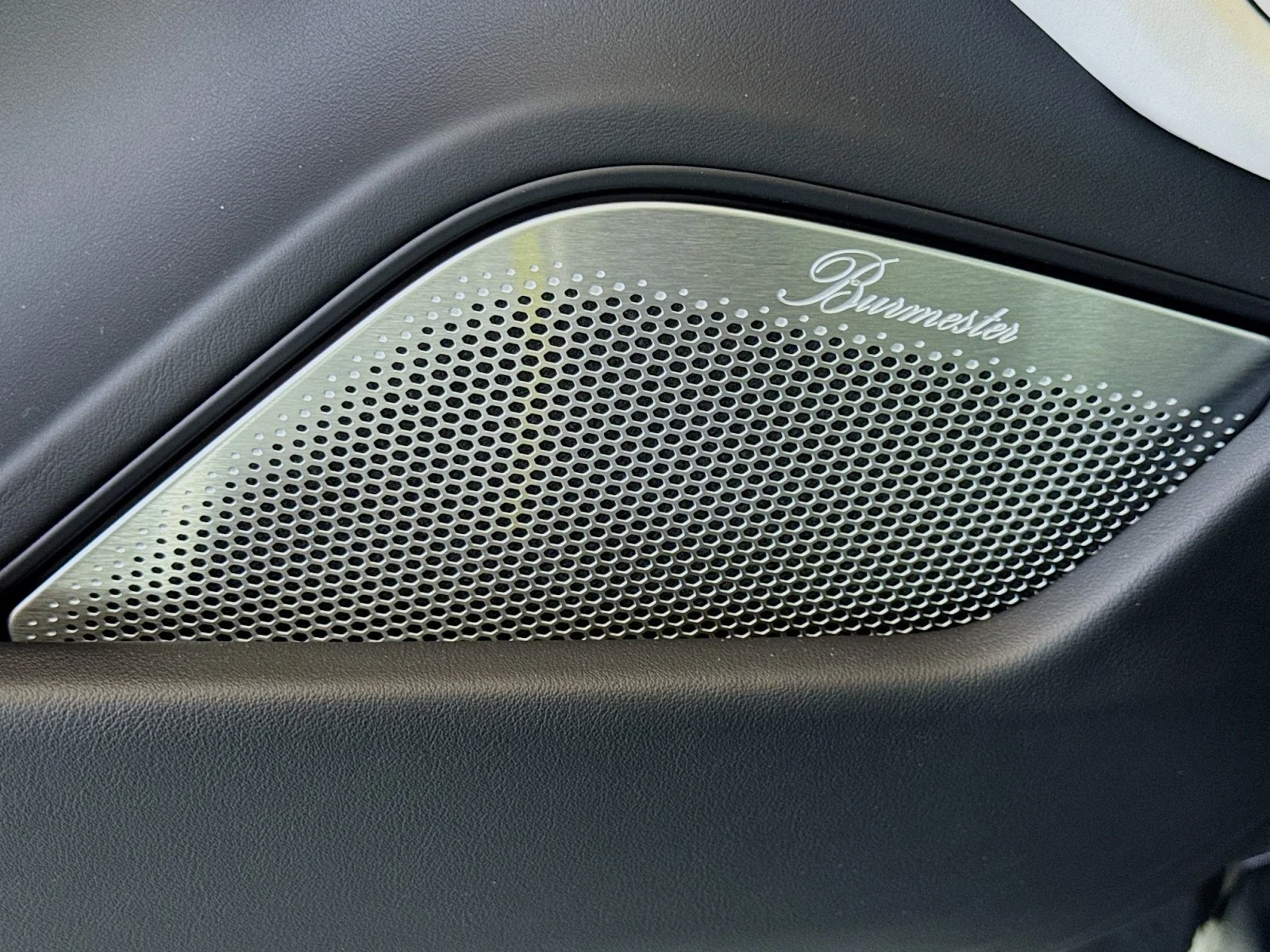 2025 Porsche Taycan S - Photo 12