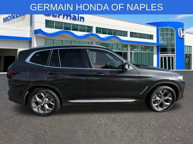 Used 2022 Dark Graphite BMW xDrive30i image 4
