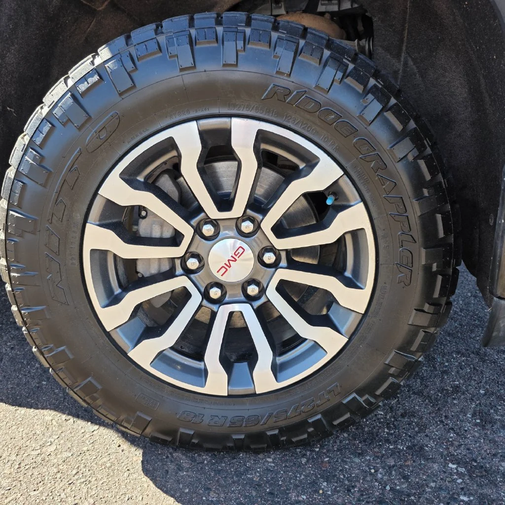 Used 2022 ONYX BLACK GMC AT4 image 6
