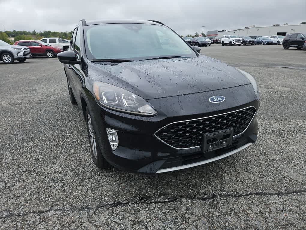 Used 2020 Agate Black Metallic Ford SEL image 4