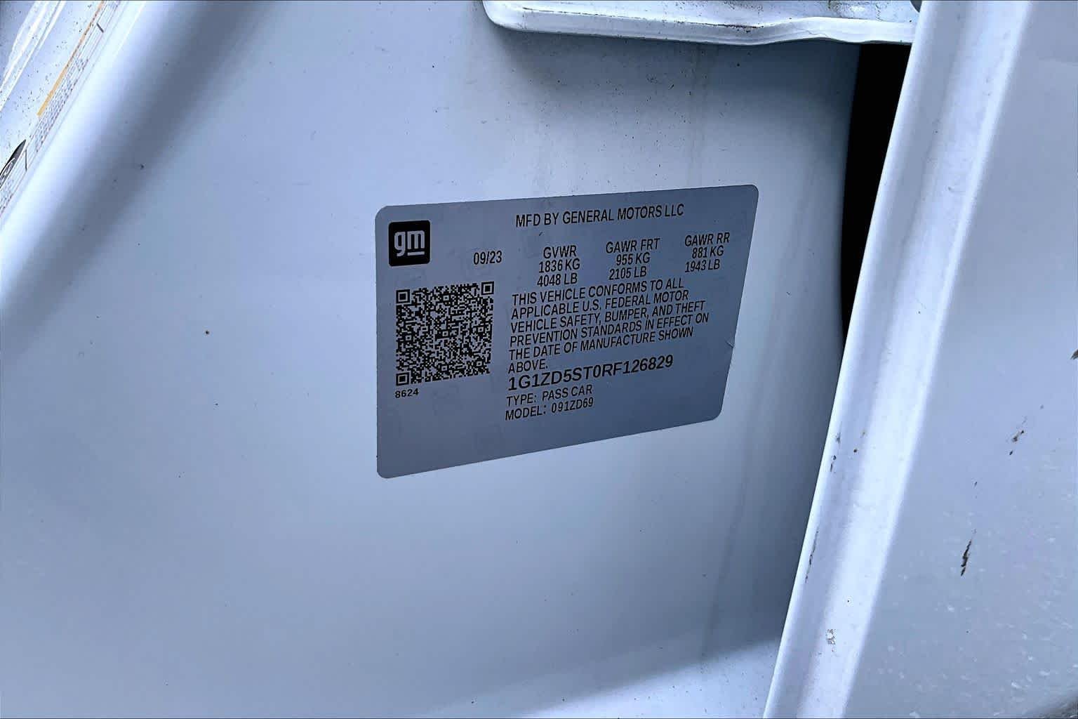 Used 2024 Summit White Chevrolet LT image 36