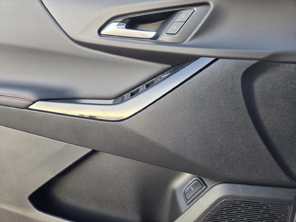 2027 Chevrolet Equinox RS - Photo 12