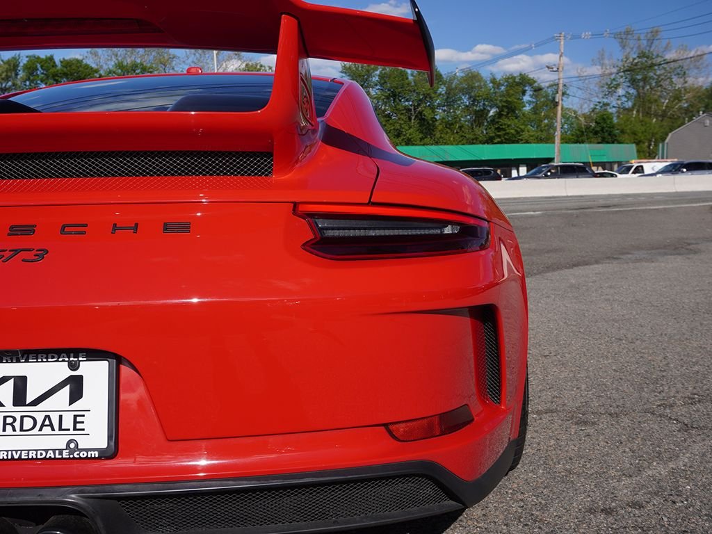 Used 2018 Red Porsche GT3 image 12