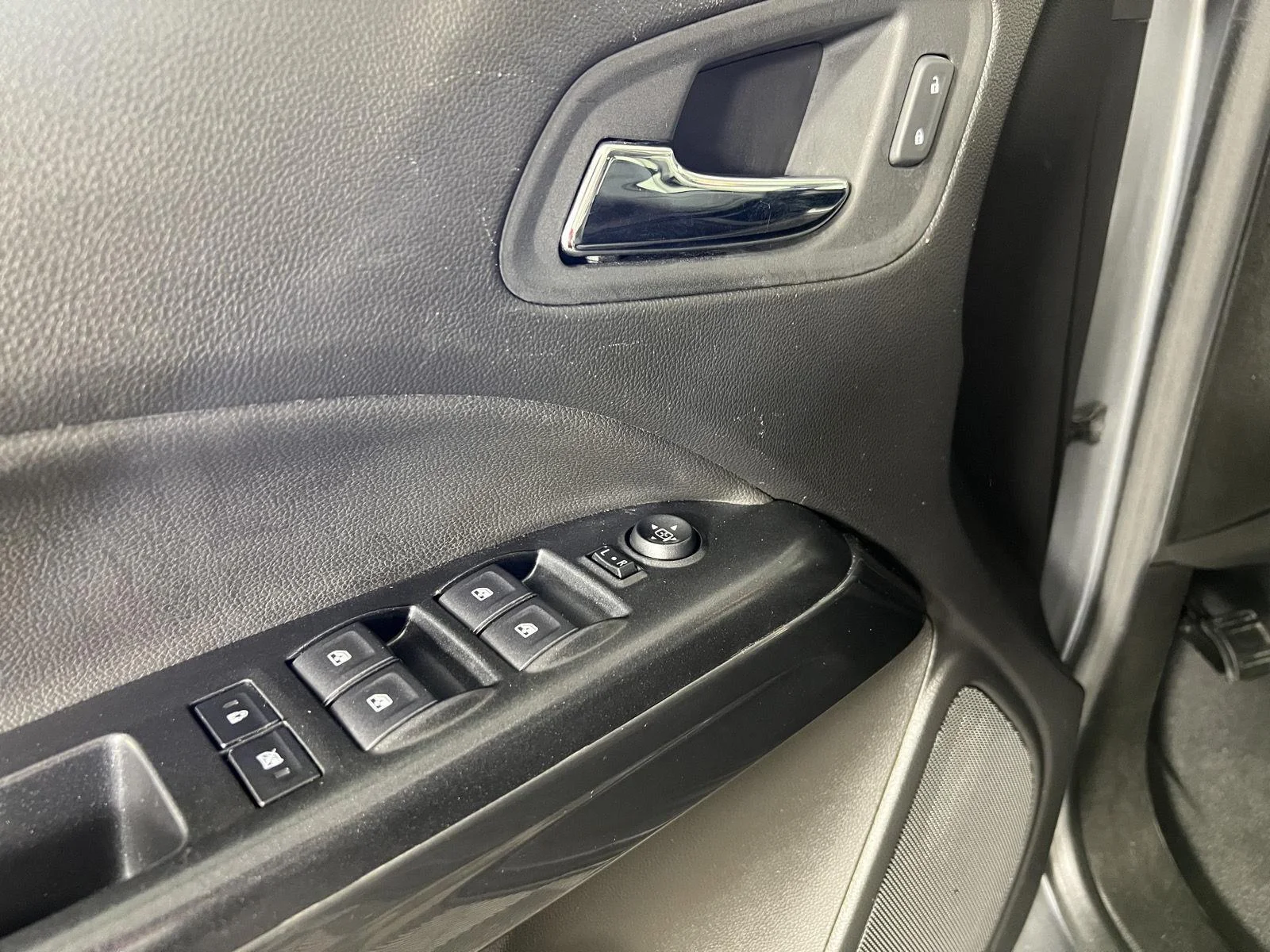 Used 2021 Satin Steel Metallic GMC 4WD AT4 w/Cloth image 12