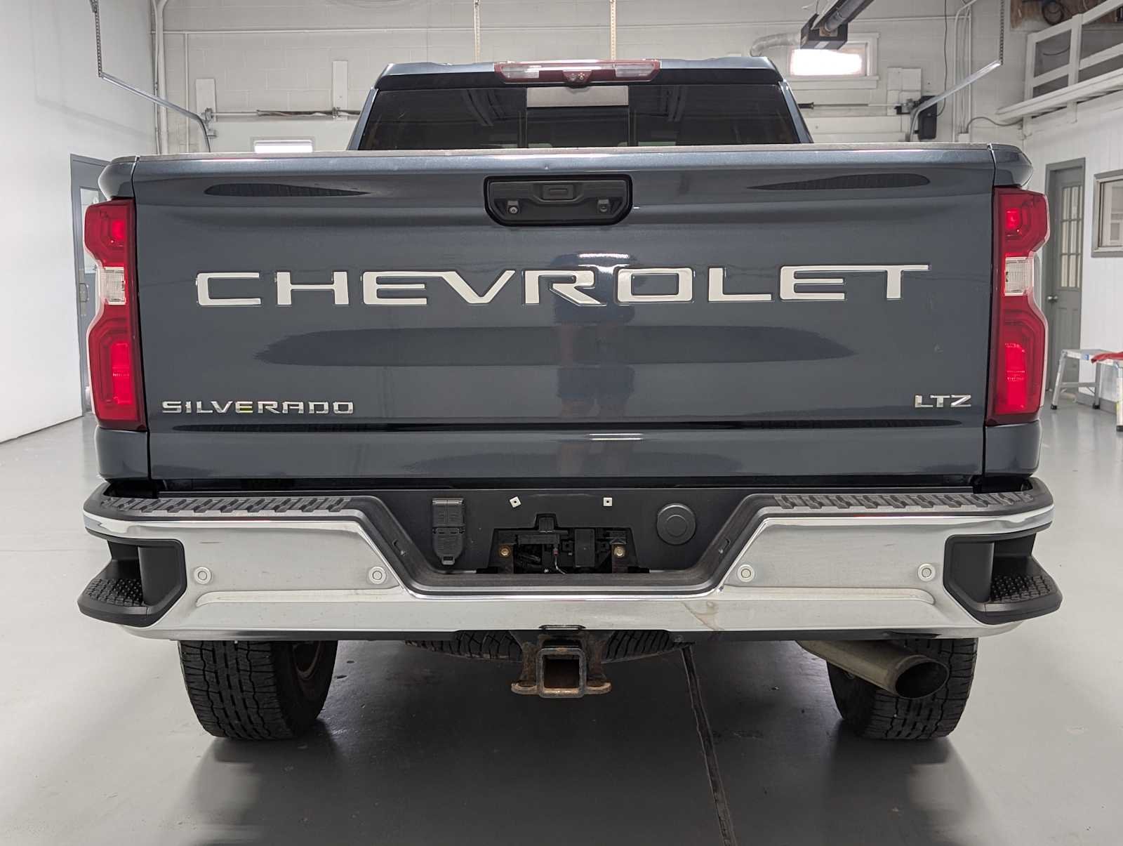 Used 2020 Shadow Gray Metallic Chevrolet LTZ image 9