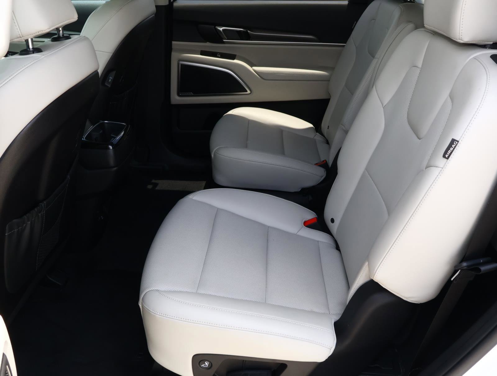 2025 Kia Telluride S - Photo 19