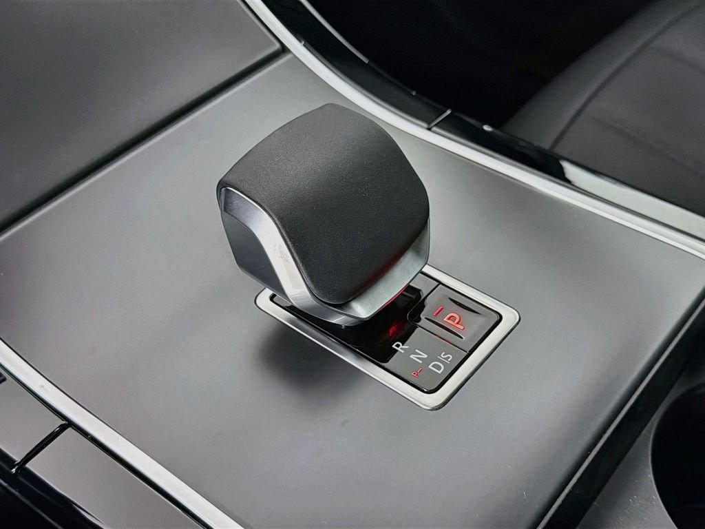 New 2026 Santorini Black Land Rover S image 17
