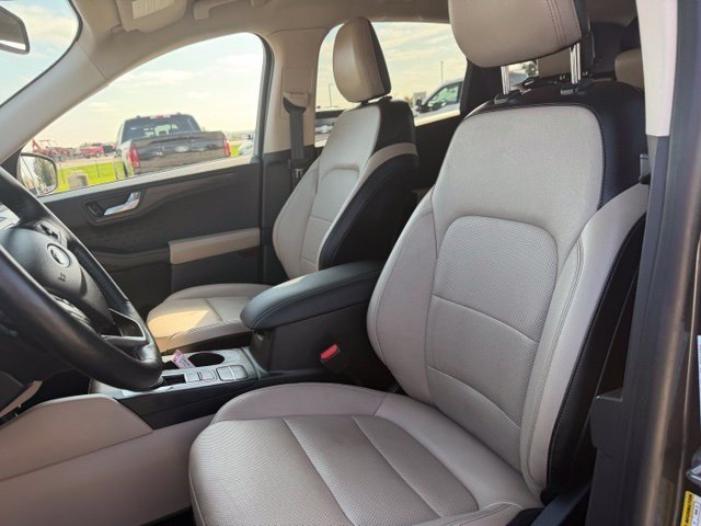 Used 2020 Magnetic Ford Titanium image 11