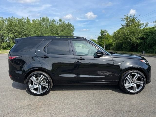 New 2026 Santorini Black Land Rover Dynamic SE image 6