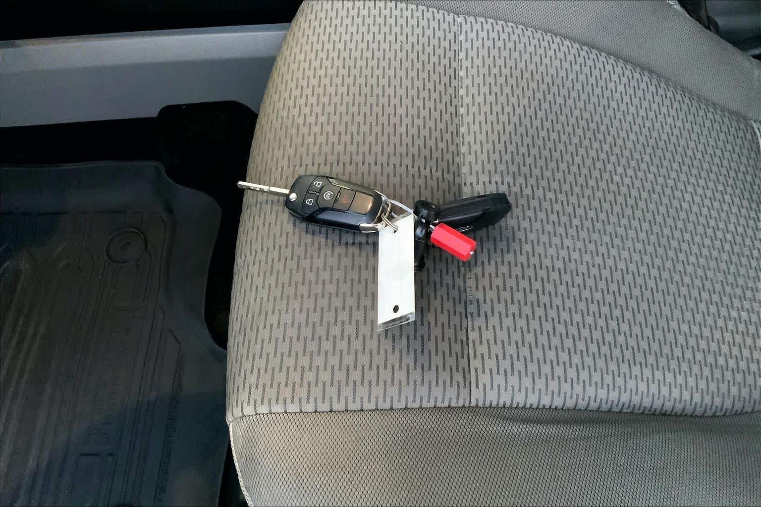 Used 2018 Magnetic Metallic Ford XLT image 12