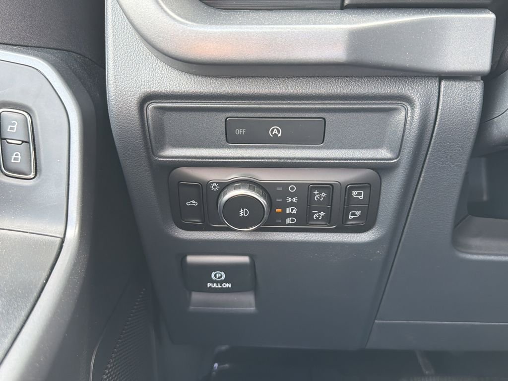 New 2025 White Ford XLT image 14