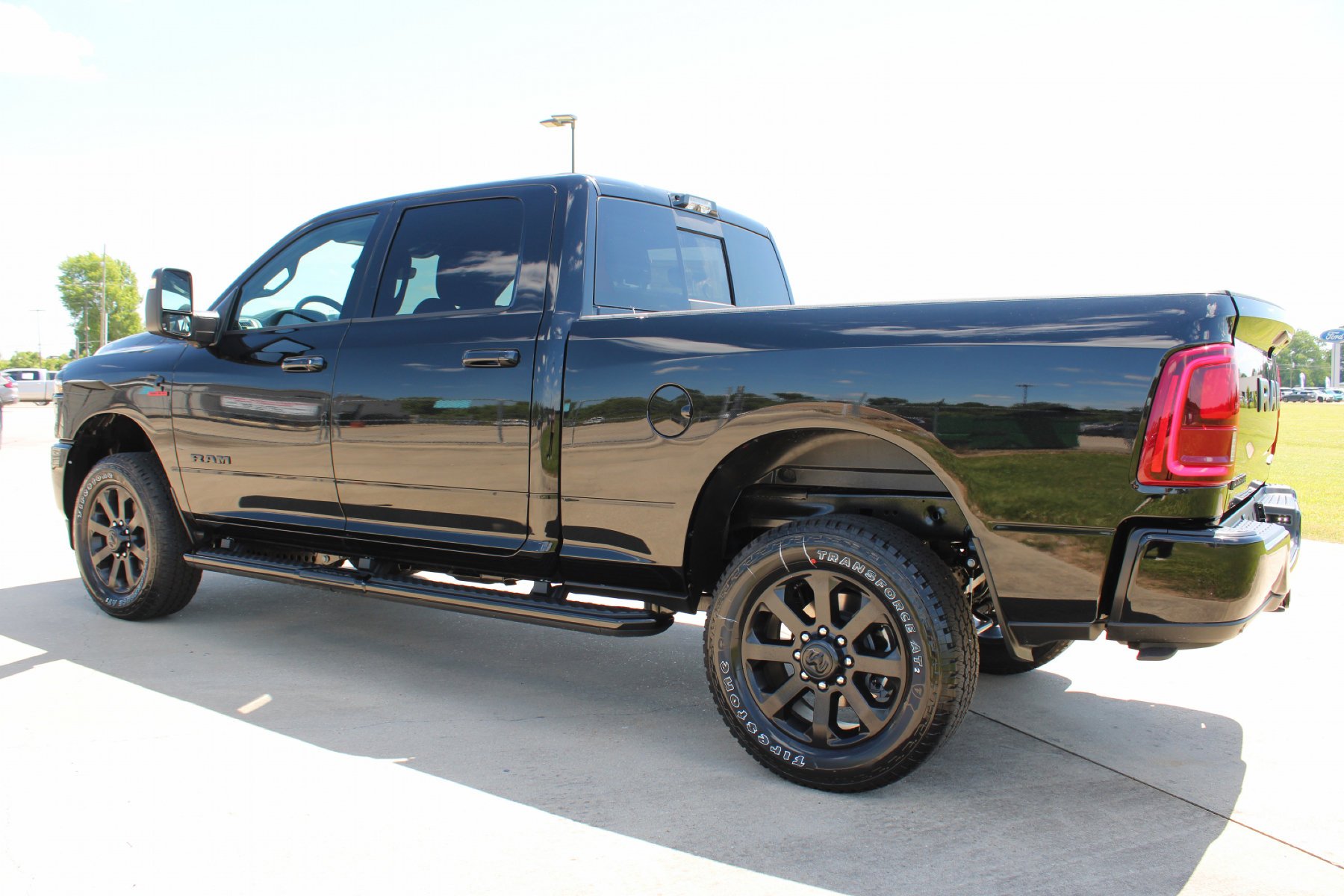 New 2026 Diamond Black Crystal Pearl-Coat Exterior Paint RAM Laramie 4x4 Crew Cab 6