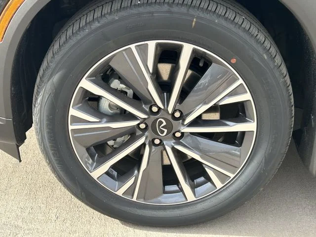 New 2027 MINERAL BLACK INFINITI Luxe AWD image 10