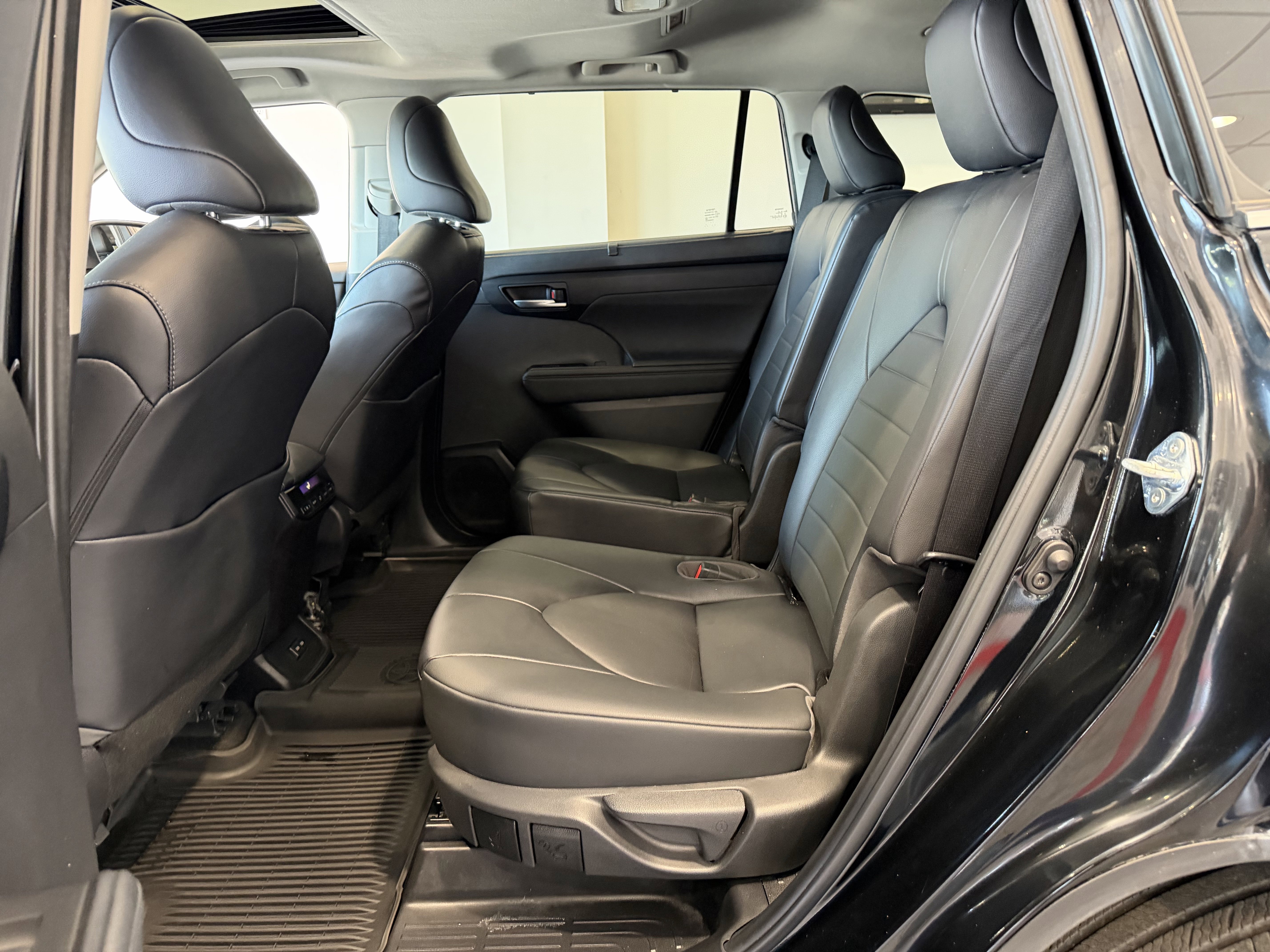 2023 Toyota Highlander XLE - Photo 31