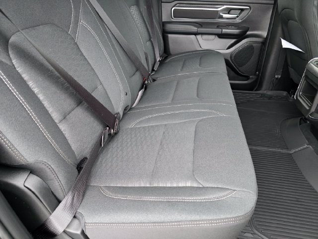 New 2026 Diamond Black Crystal Pearl-Coat Exterior Paint RAM Big Horn/Lone Star image 39