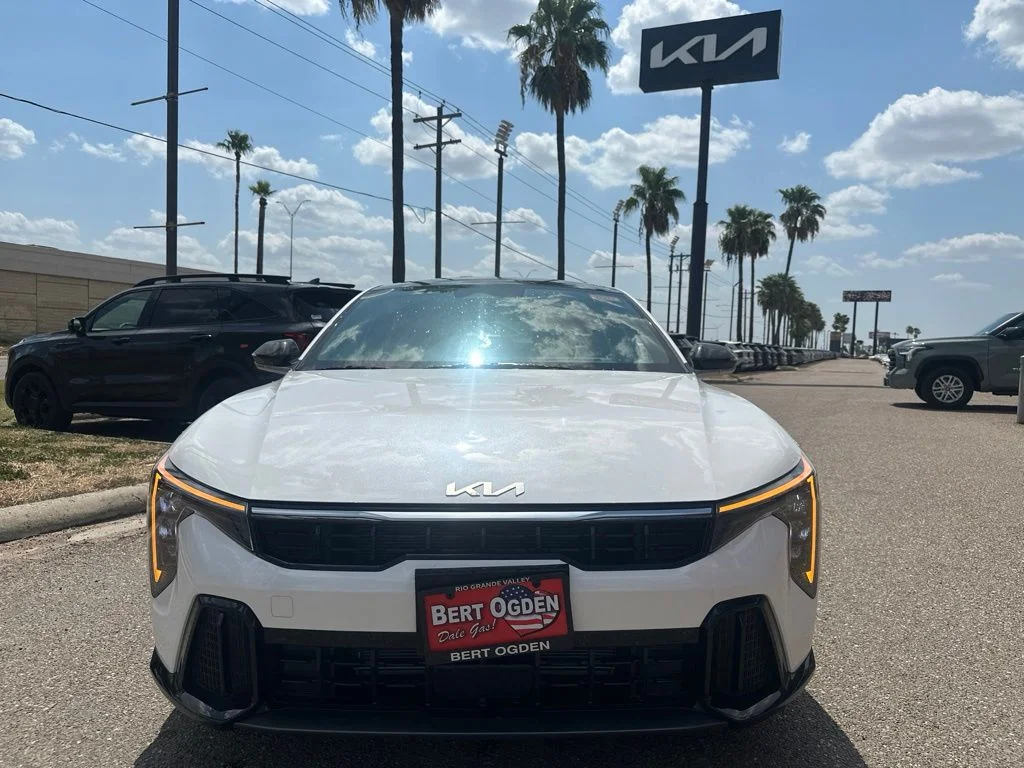 New 2026 White Kia GT-Line image 2