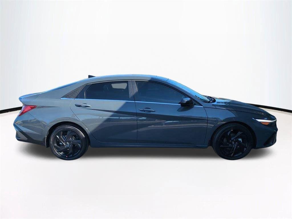 New 2026 Gray Hyundai SEL Sport Premium image 4