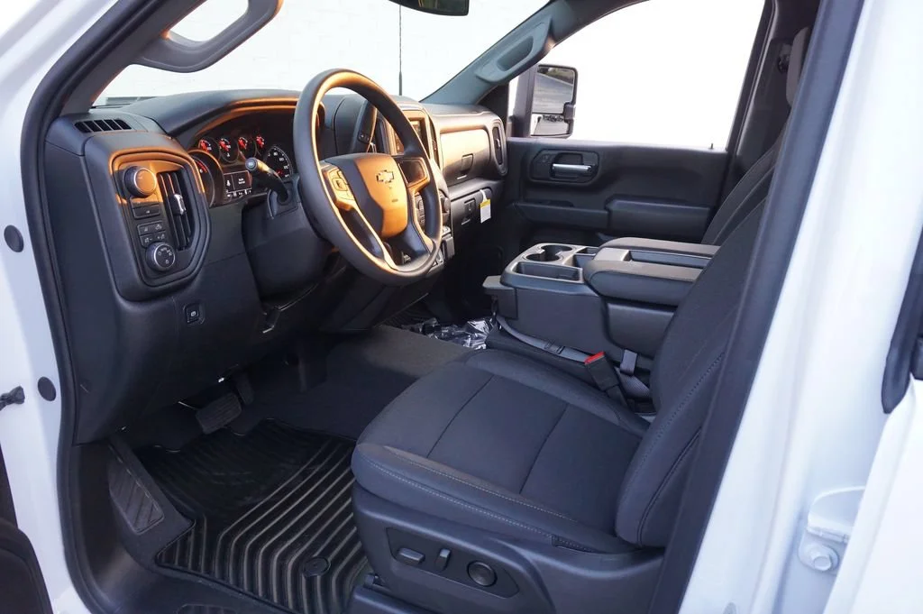 2026 Chevrolet Silverado 2500 HD Custom - Photo 9