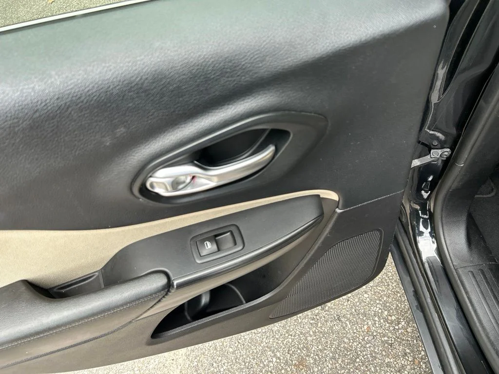 Used 2016 Black Jeep Latitude image 26